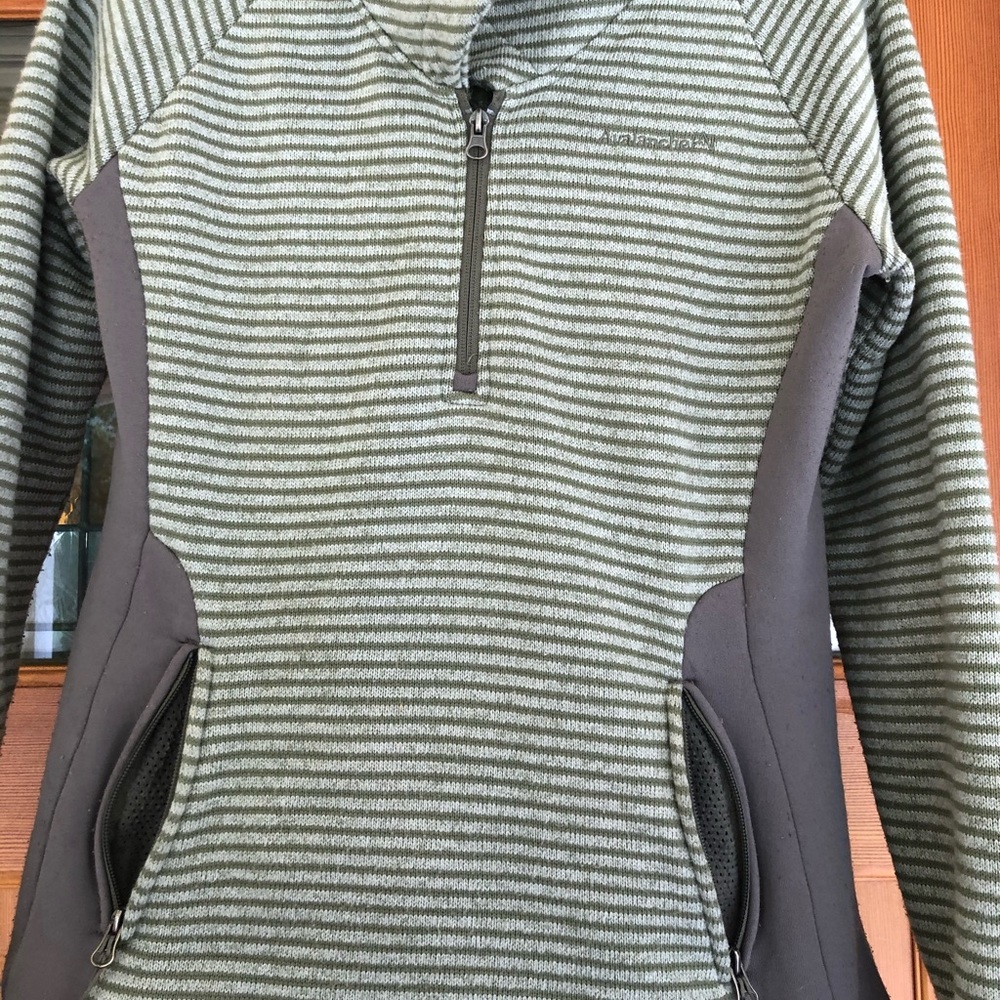Avalanch brand hooded quarter zip